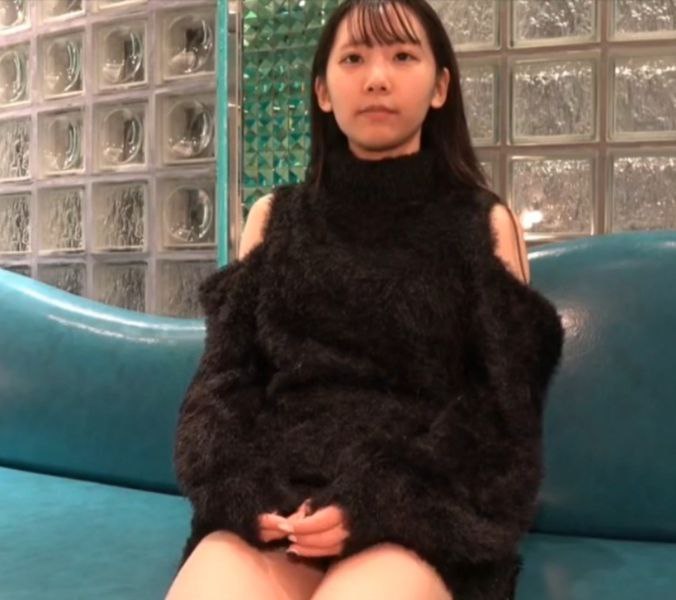 HUNTB-645 着ぐるみバイトはエッロいチアガールと楽屋が一緒！しかもカワイイ着ぐるみで油断したのか目の前で